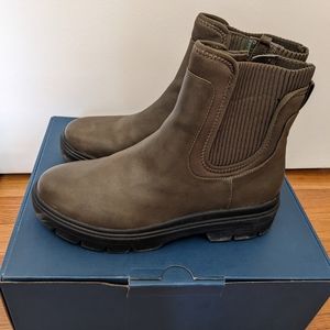 DONATED DR. SCHOLL'S CRAZE CHELSEA BOOT olive green sz 7/37